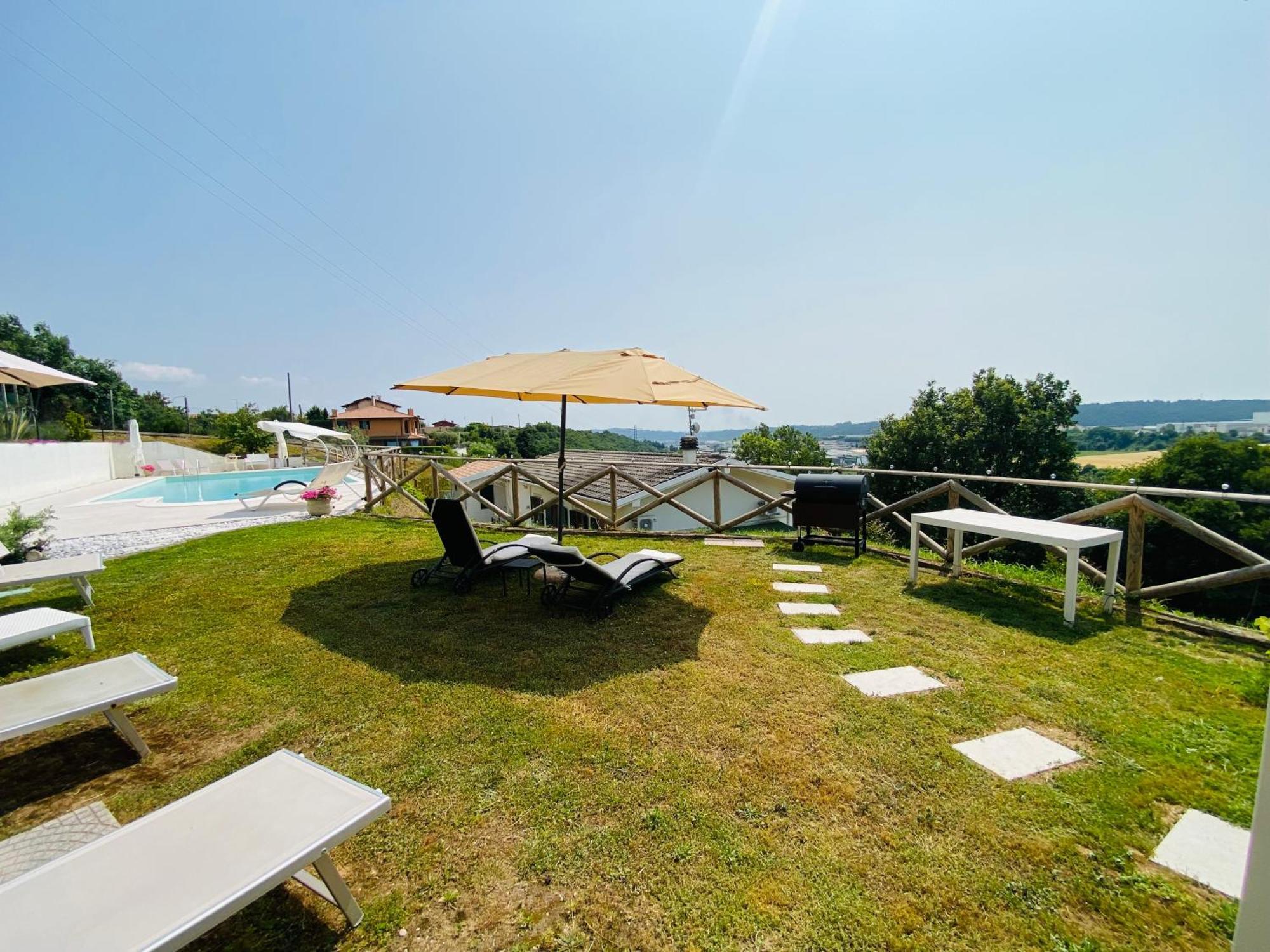 Villa Poggio Ulivo Pool-Apartments Rivoli Veronese Exterior photo